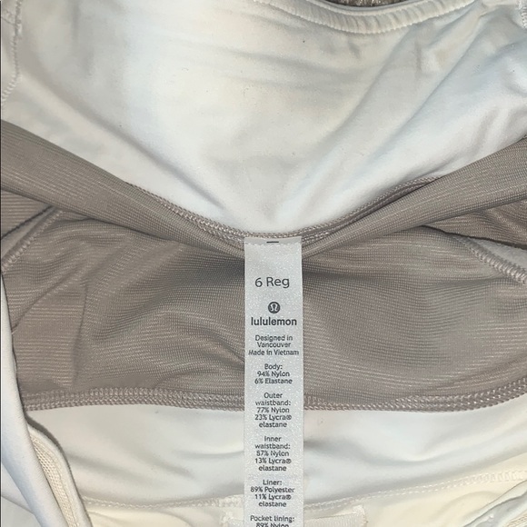 Lululemon Hotty Hots - Picture 3 of 3